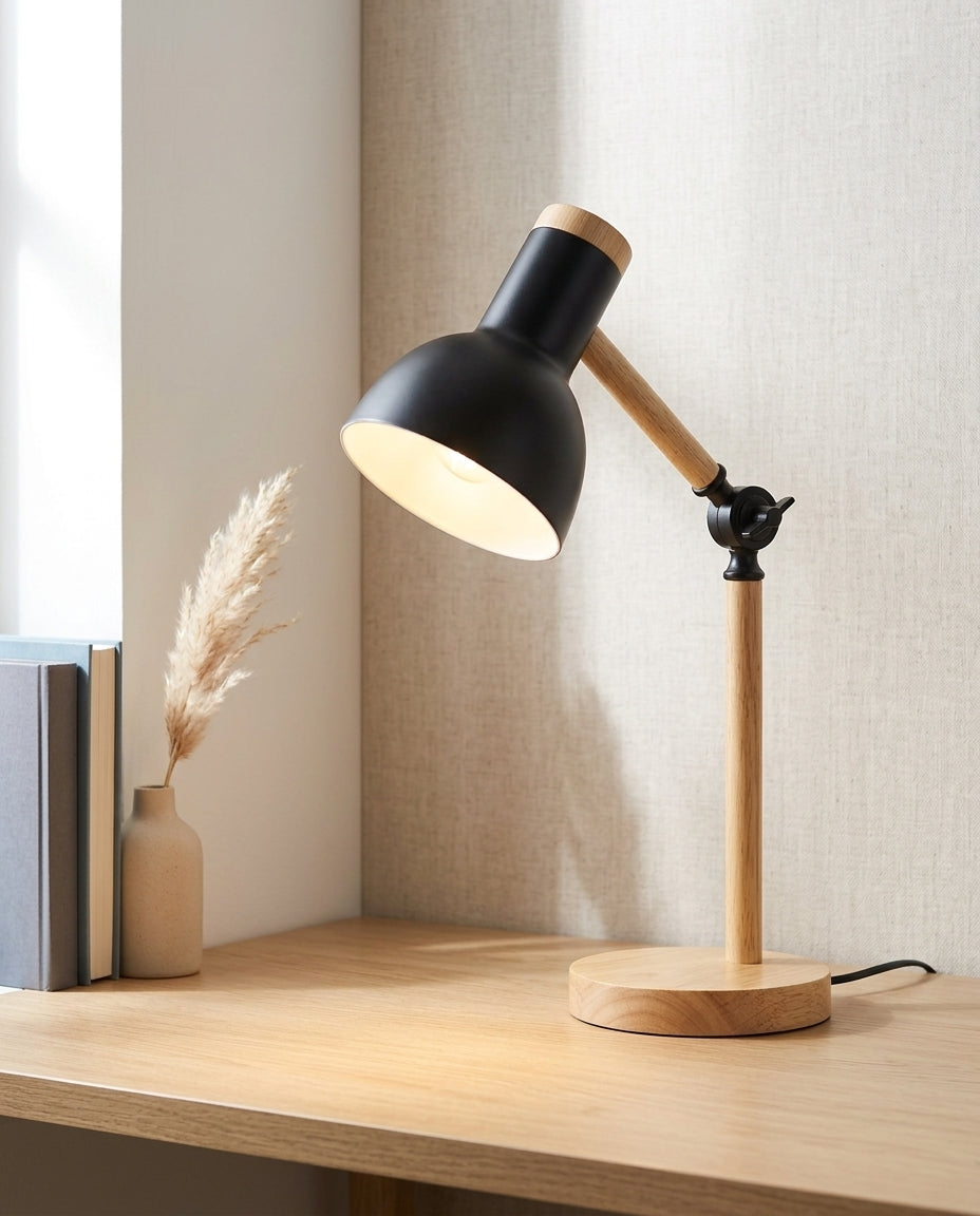 Nordisk LED-skrivebordslampe – Justerbar arm & berøringsdæmper