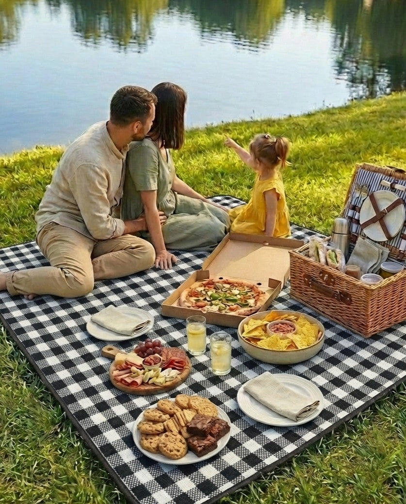 Vandtæt picnictæppe – foldbart sandfrit udendørstæppe