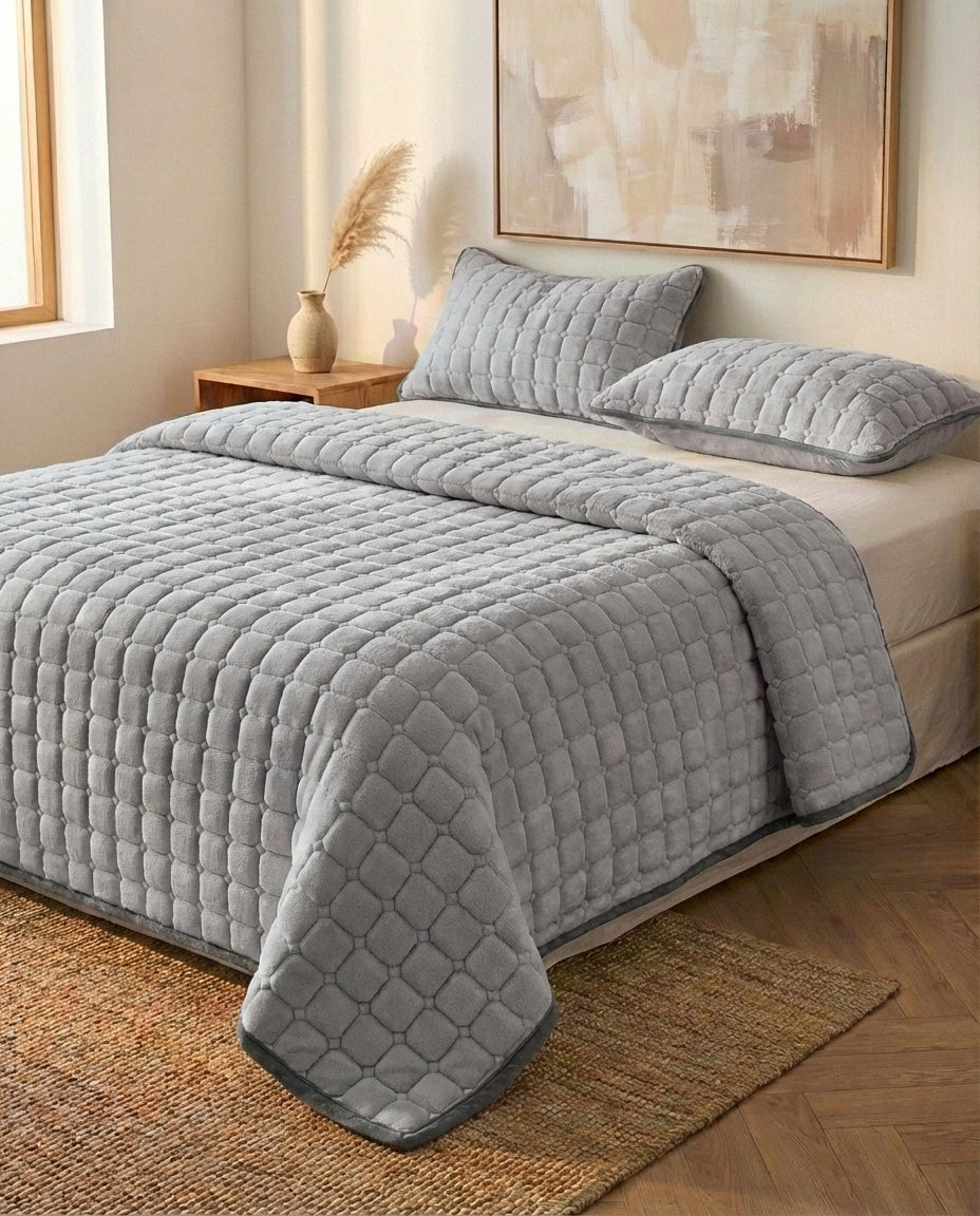 Quiltet Fleece Sengetæppe | Blødt med Firkantmønster