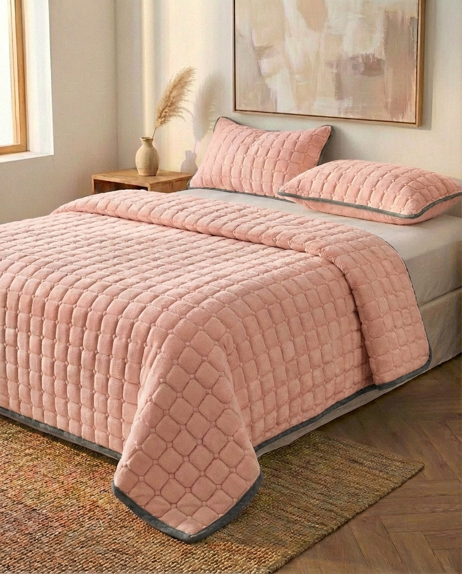 Quiltet Fleece Sengetæppe | Blødt med Firkantmønster