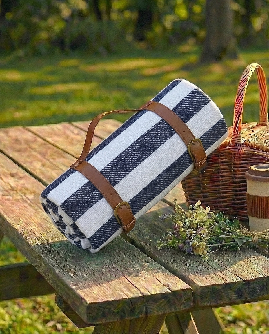 Vandtæt picnictæppe – foldbart sandfrit udendørstæppe